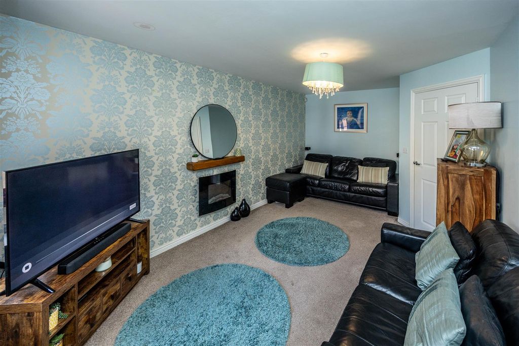 Property photo 3 of 23 43Hhalight-110326-17.Jpg