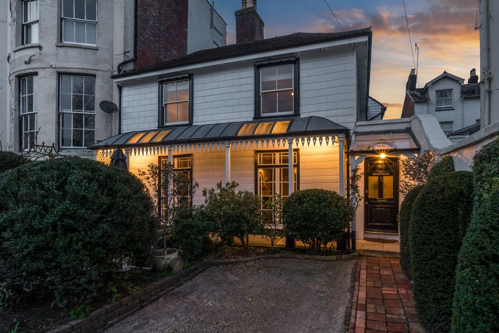 Property photo 1 of 22