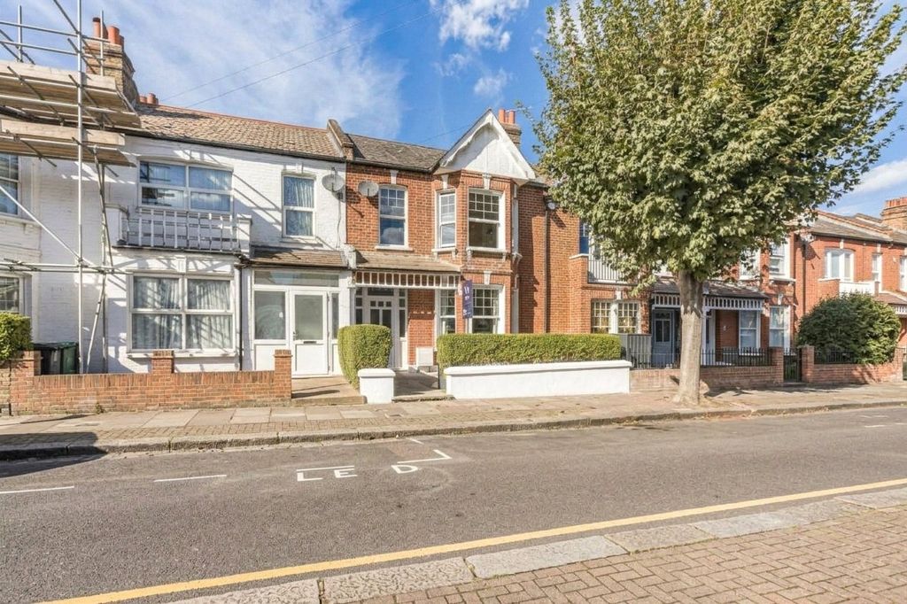 Property photo 2 of 19 Picture No. 82