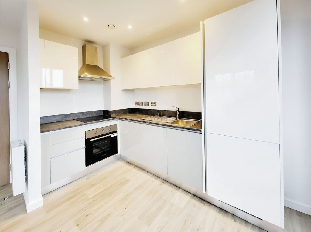 Property photo 2 of 15 Picture No. 30