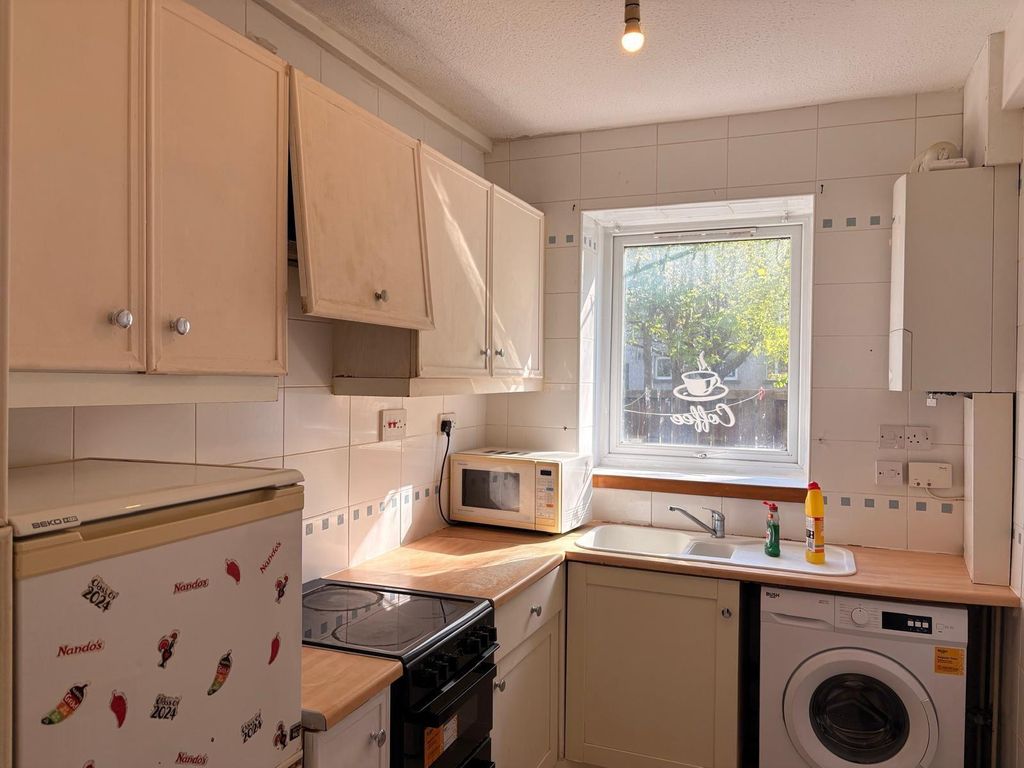 Property photo 3 of 5