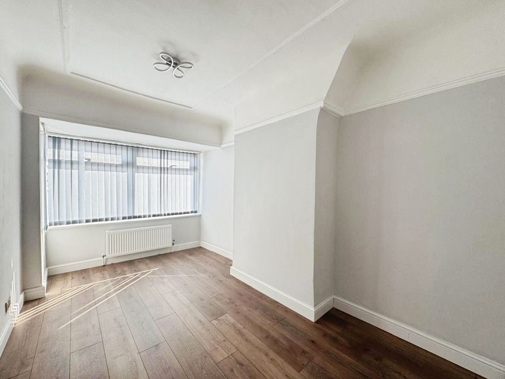 Property photo 3 of 13 Pbox-Img.Jpeg