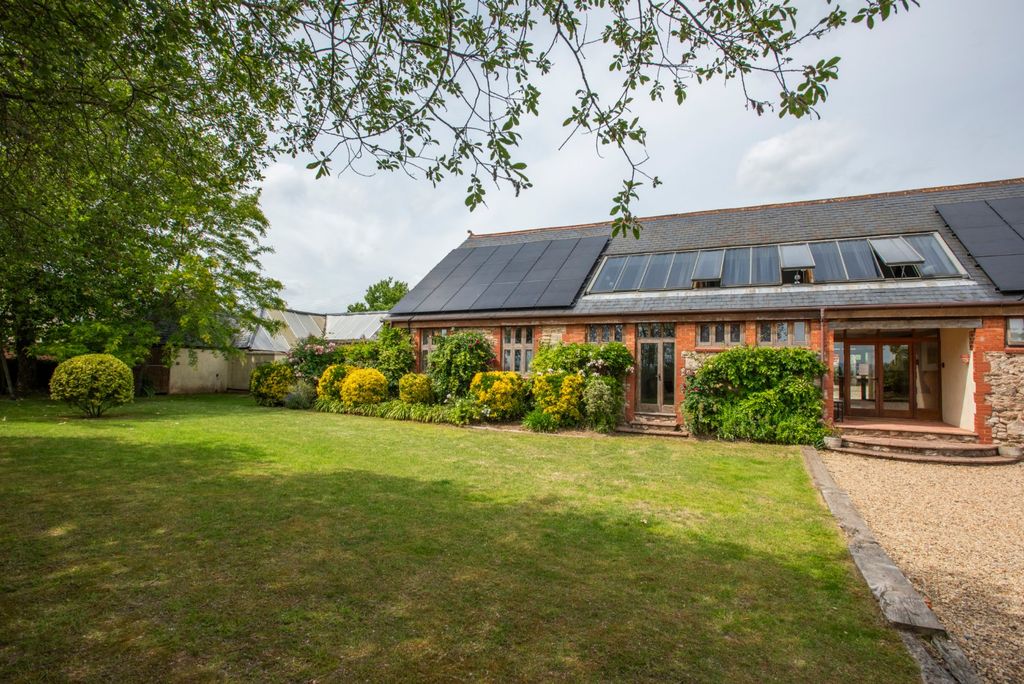 Property photo 2 of 15 Picture No. 03