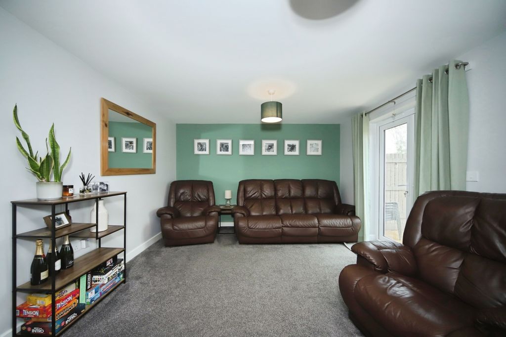 Property photo 3 of 17 Photo