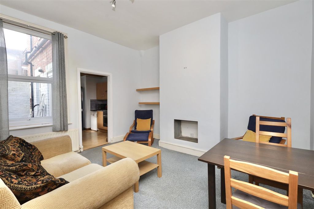 Property photo 2 of 12 9E251E4D-Ef9B-44E5-9E9A-644C14D98E15_1_201_A.Jpeg