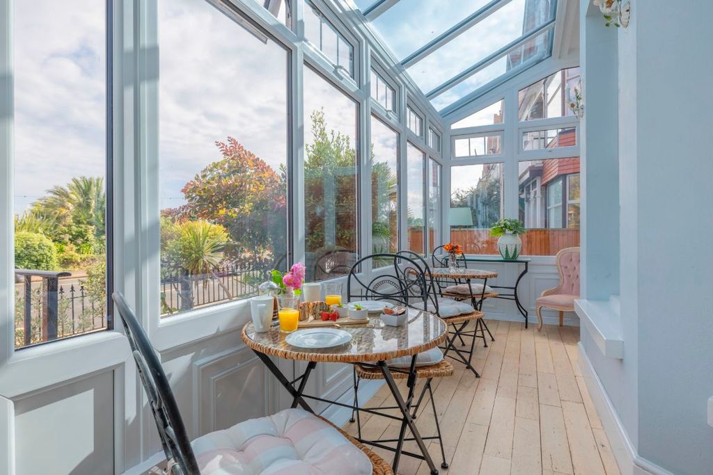 Property photo 3 of 25