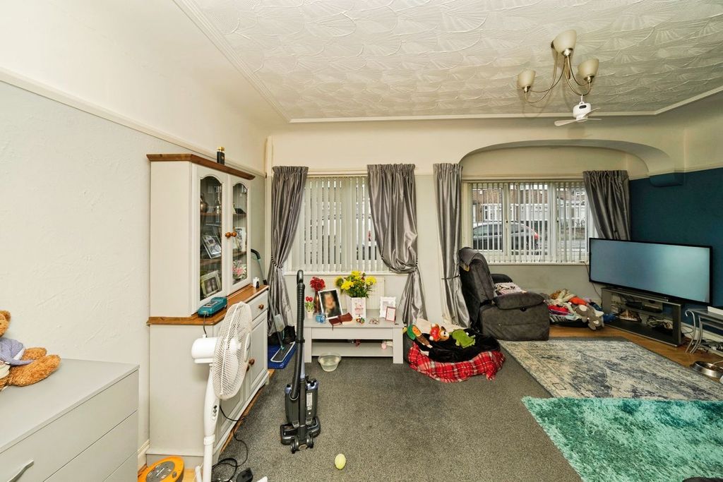 Property photo 3 of 16