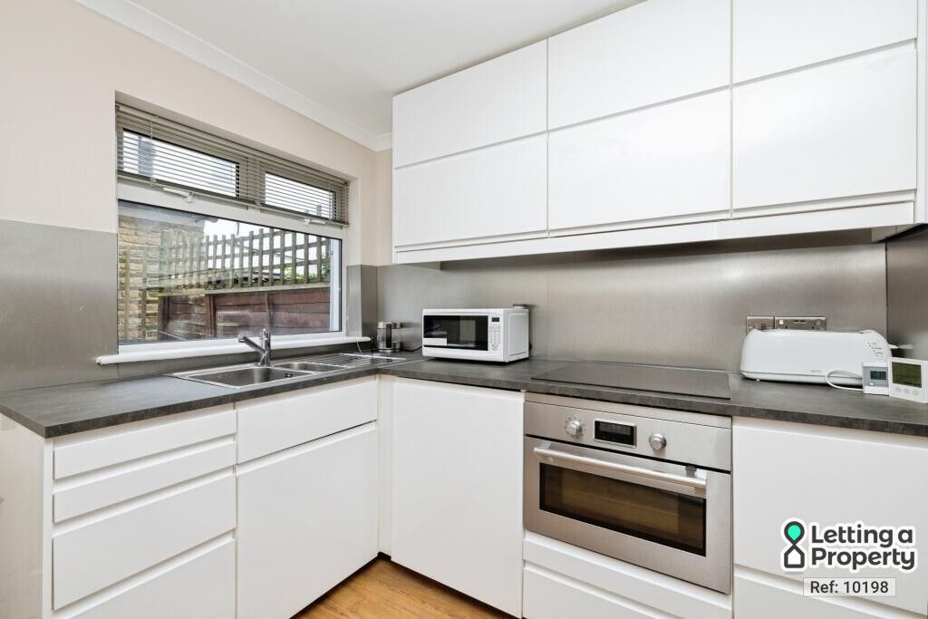 Property photo 2 of 9