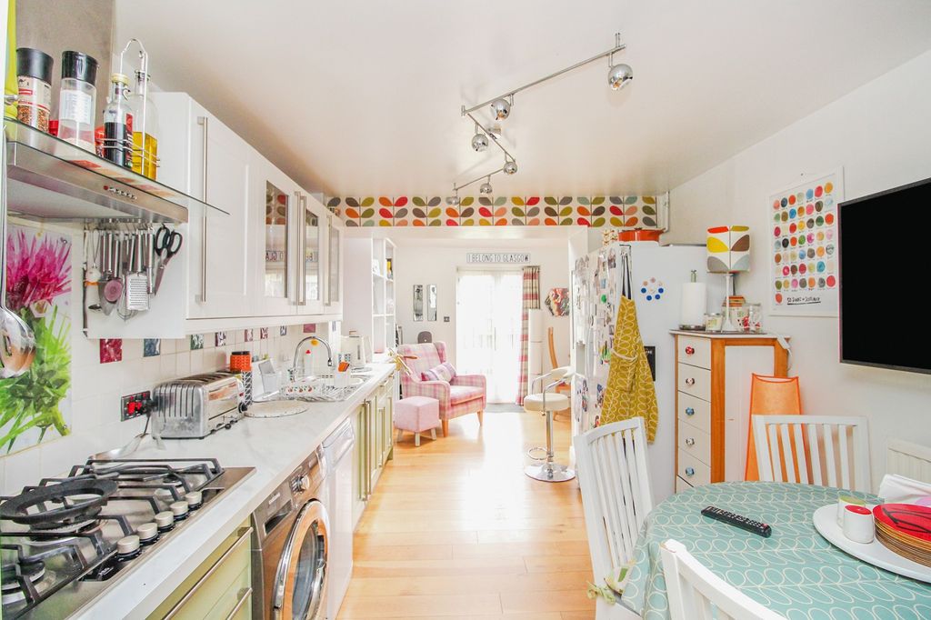 Property photo 3 of 13 Kitchen