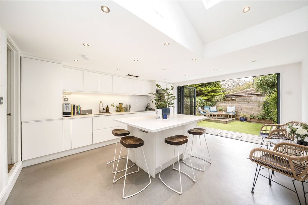 Property photo 1 of 14 Picture No. 15