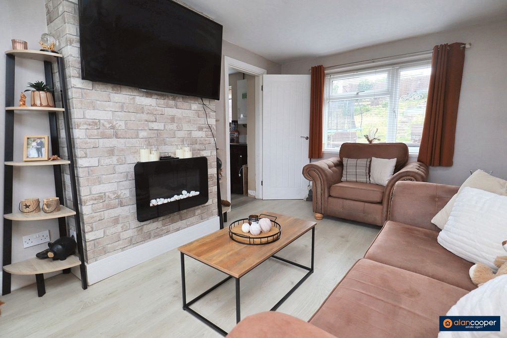 Property photo 3 of 22 4198806