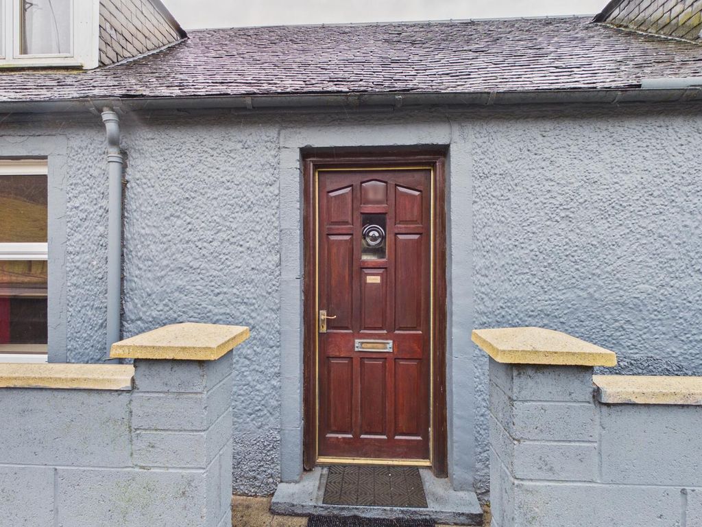 Property photo 2 of 28 Front (Exterior)