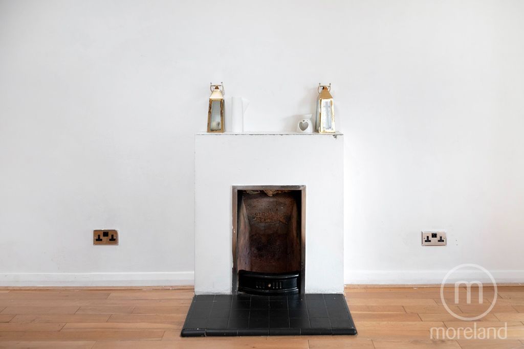 Property photo 2 of 10 3818693