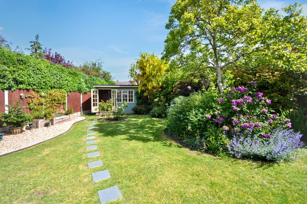 Property photo 2 of 31