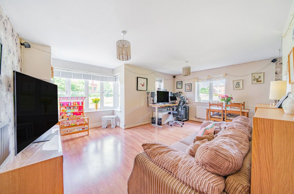 Property photo 2 of 9