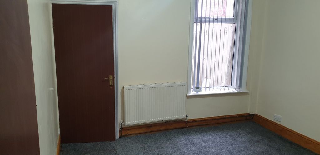 Property photo 2 of 7 Gallery