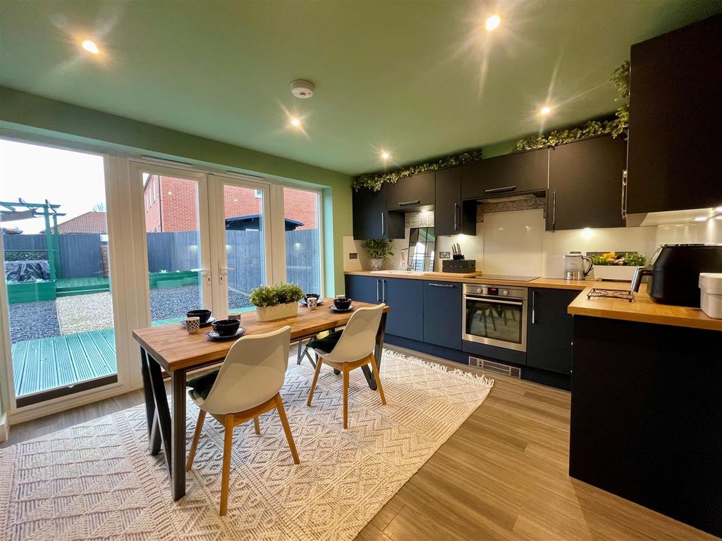 Property photo 2 of 22