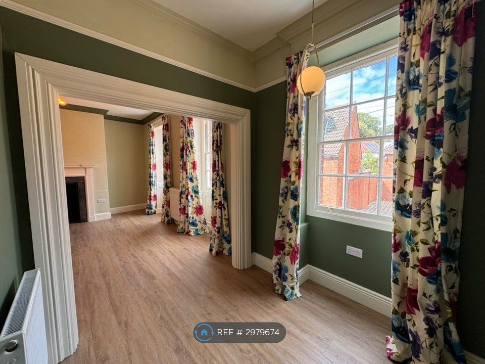 Property photo 3 of 10 Living/Dining Area