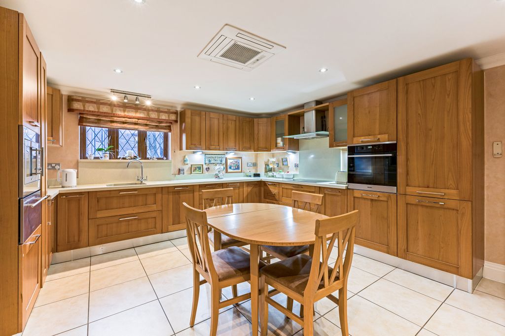 Property photo 3 of 22