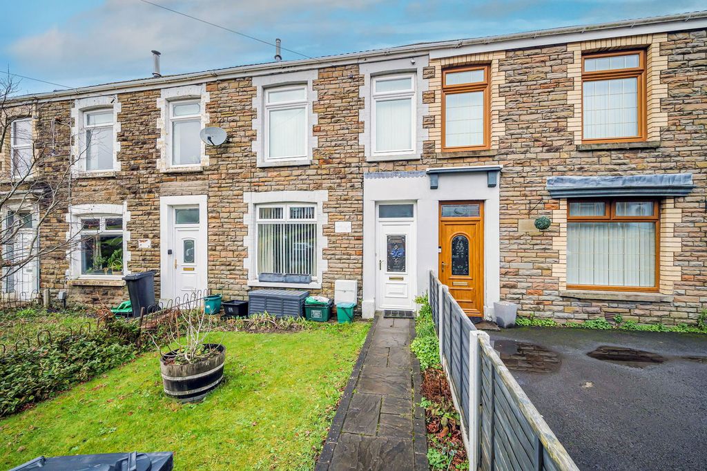 Property photo 2 of 39