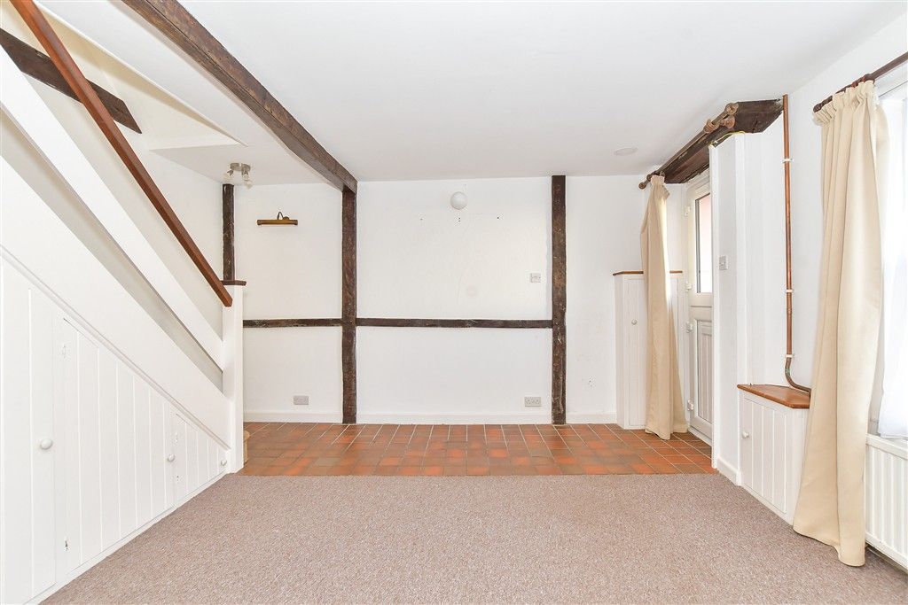 Property photo 2 of 13 Lounge