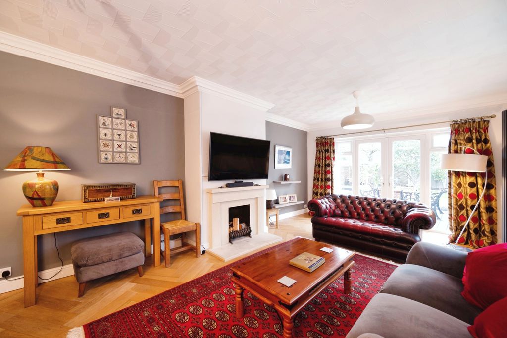 Property photo 2 of 19 Photography