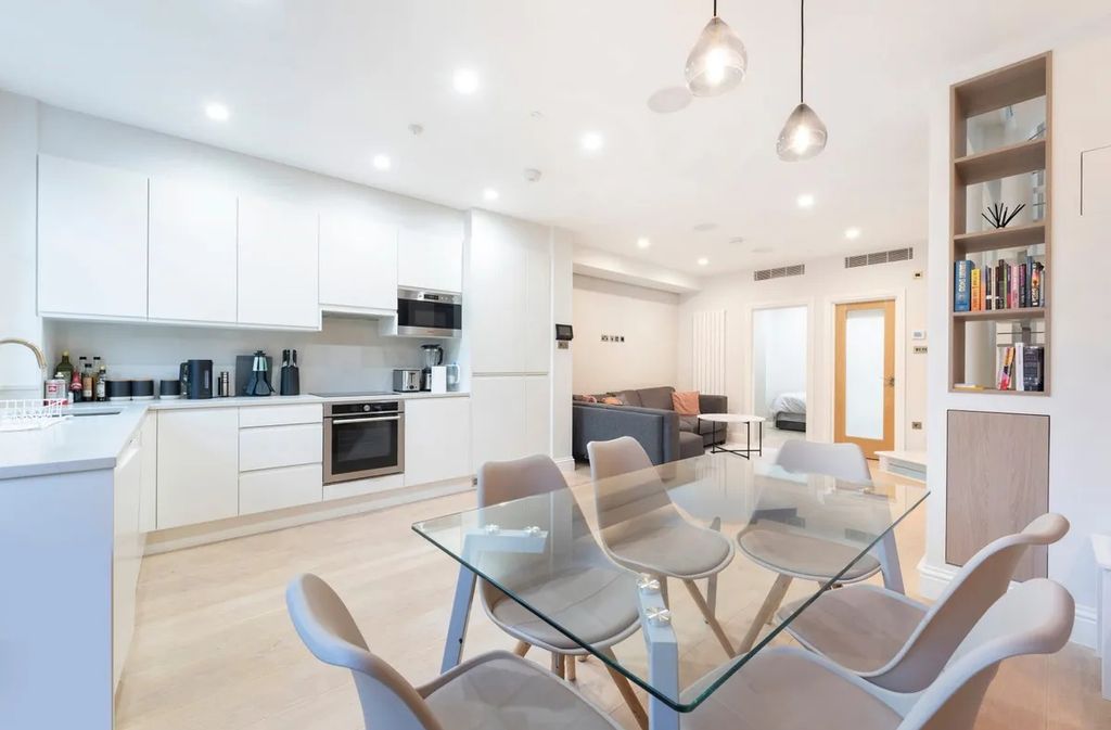 Property photo 2 of 16 Photo 1