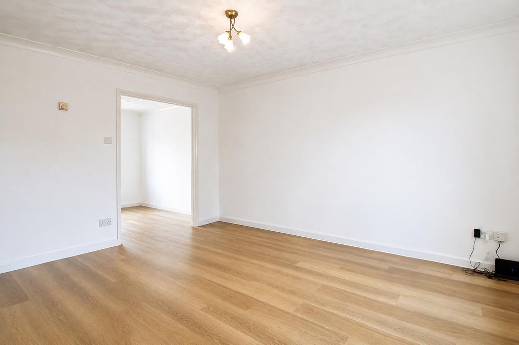 Property photo 3 of 10 2.Png