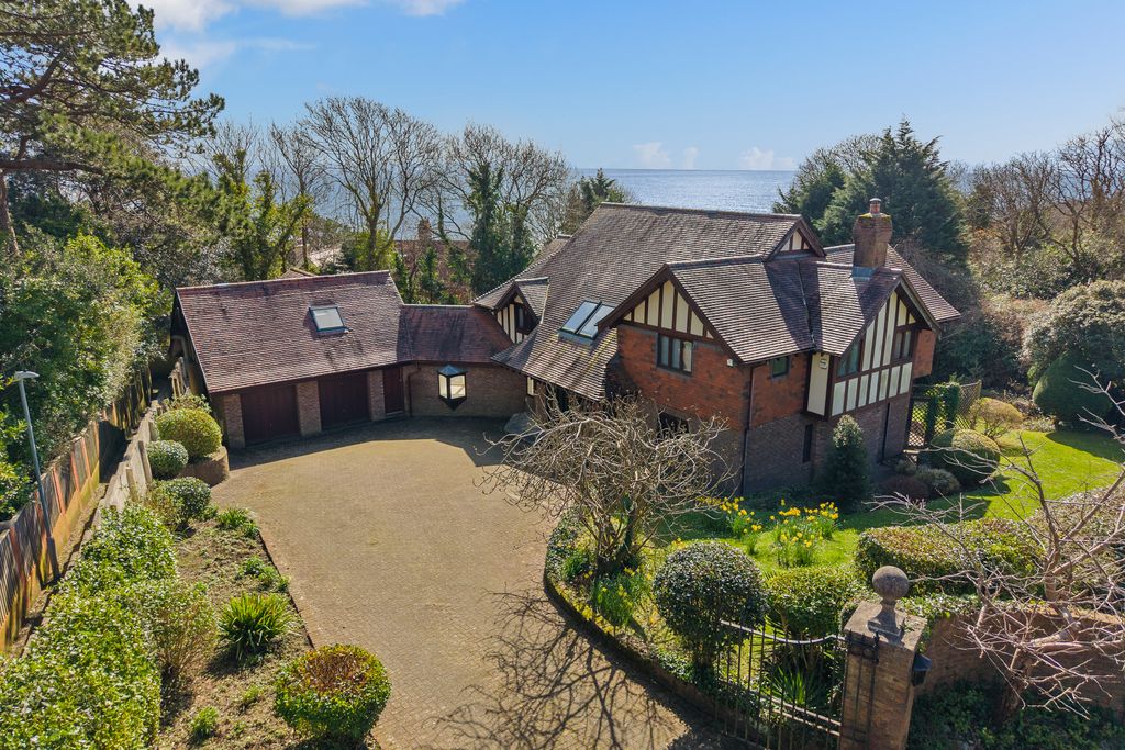 Property photo 2 of 44