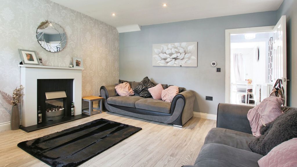 Property photo 2 of 19 3398676