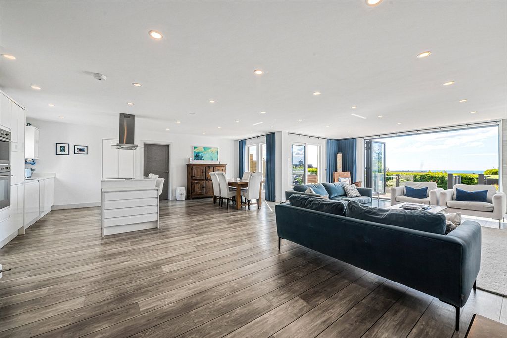 Property photo 3 of 28 Open Plan Living