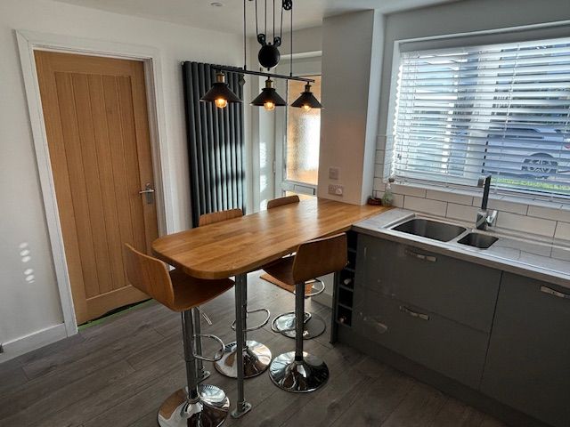Property photo 3 of 9 Kitchen