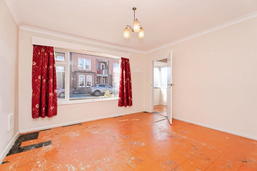 Property photo 3 of 17 Pbox-Img.Jpg