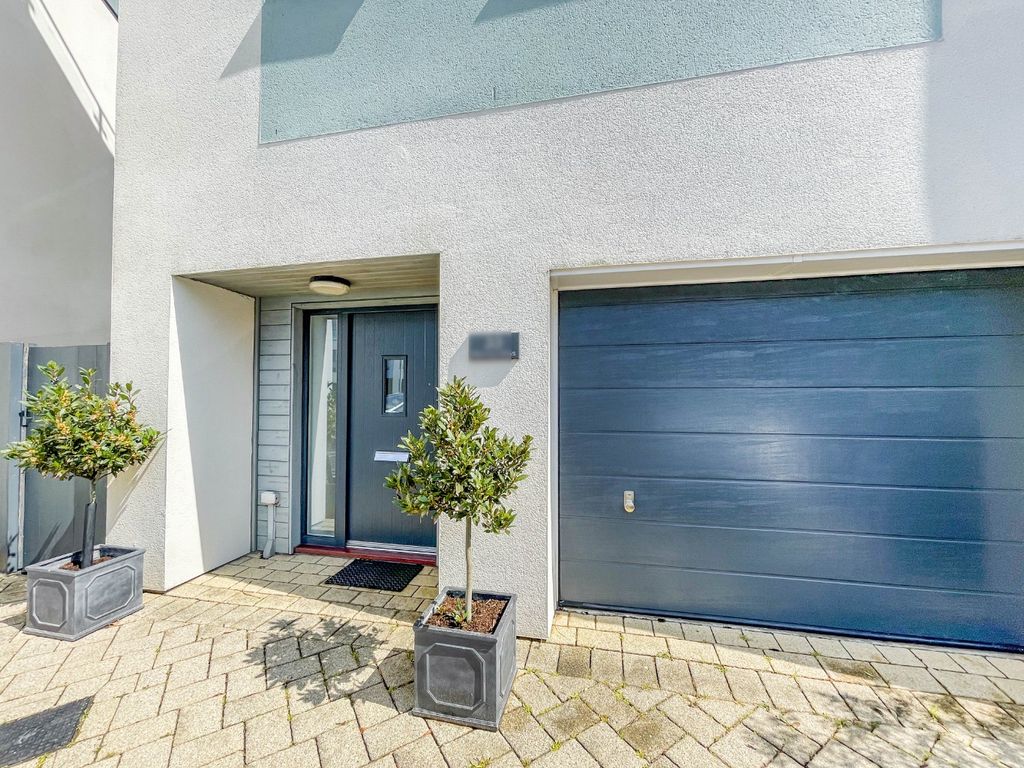 Property photo 2 of 32 1892494