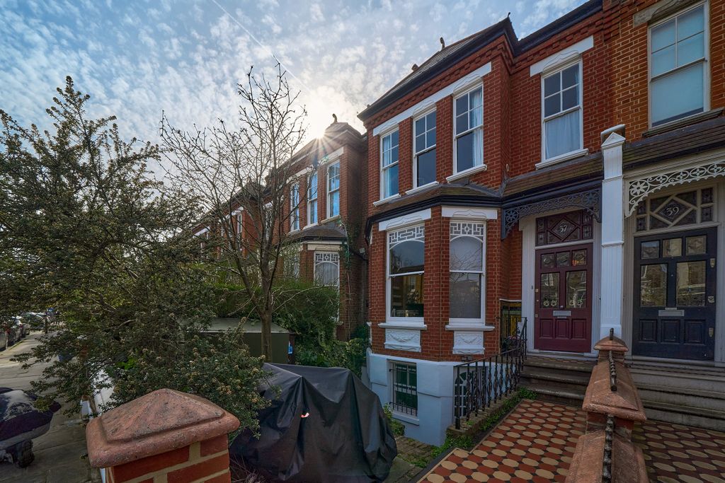 Property photo 2 of 19 Photo #2