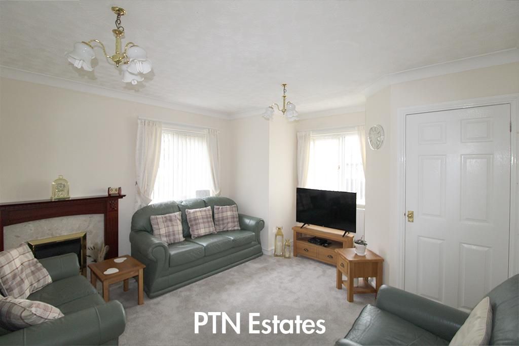 Property photo 3 of 9 Lounge