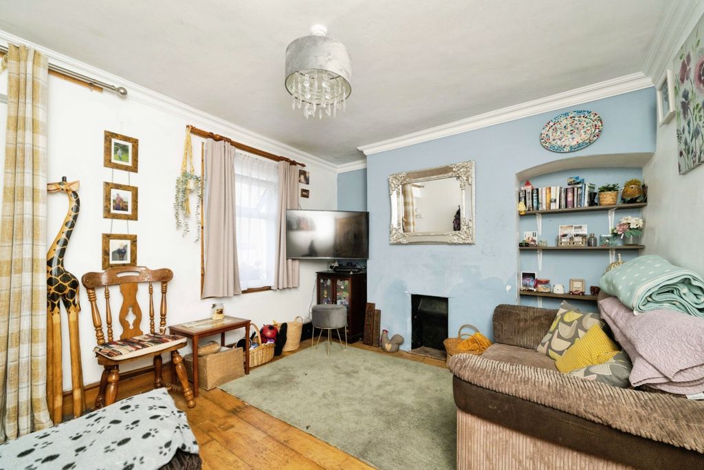 Property photo 2 of 12 Image 2