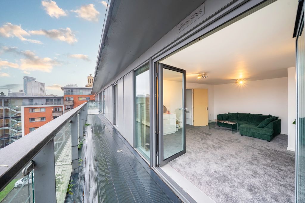 Property photo 2 of 14 Skyline00006