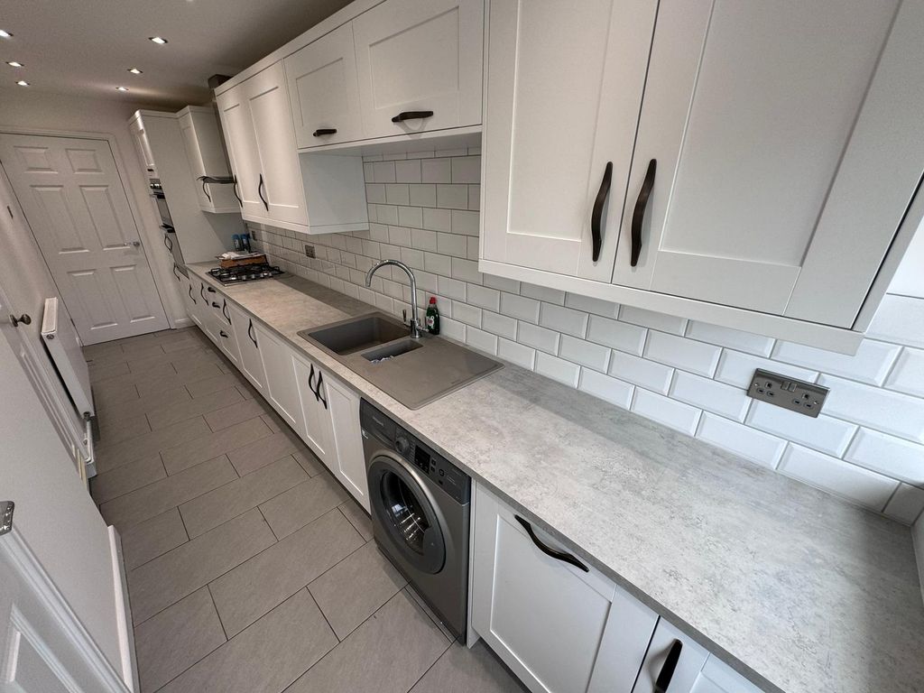 Property photo 2 of 11 Image