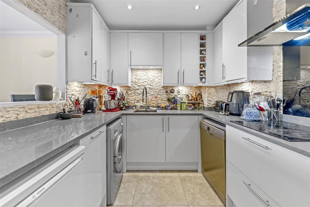 Property photo 3 of 11 Dsc01054.Jpg