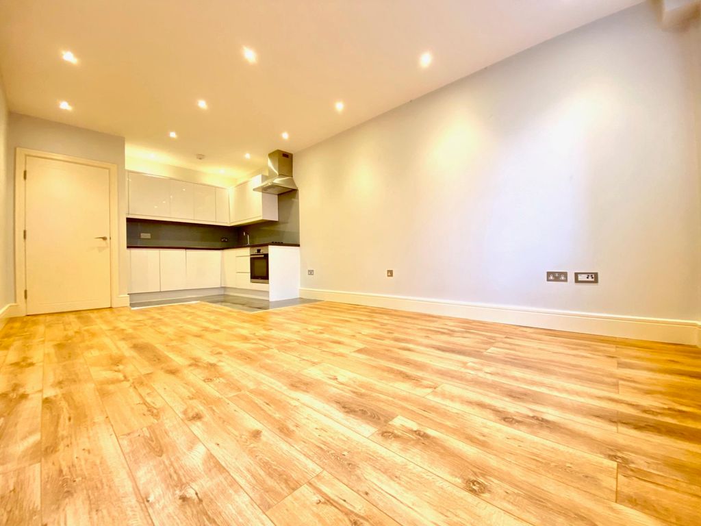 Property photo 1 of 13 Image