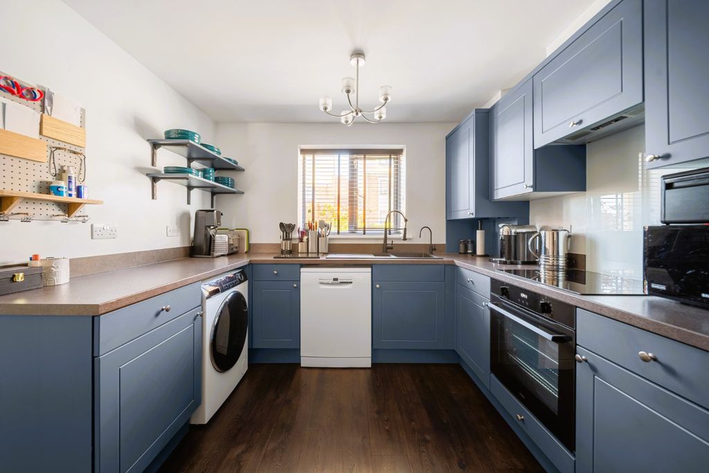 Property photo 2 of 20 4296012