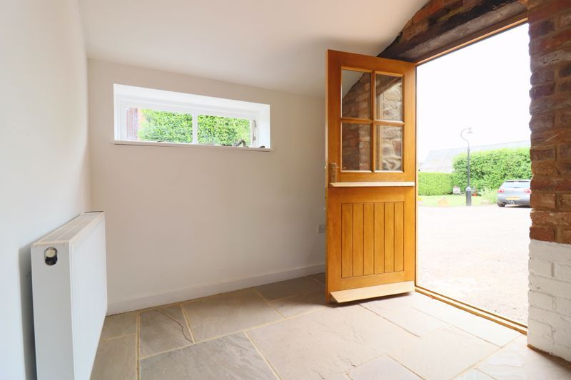 Property photo 2 of 14 Entrance Hall