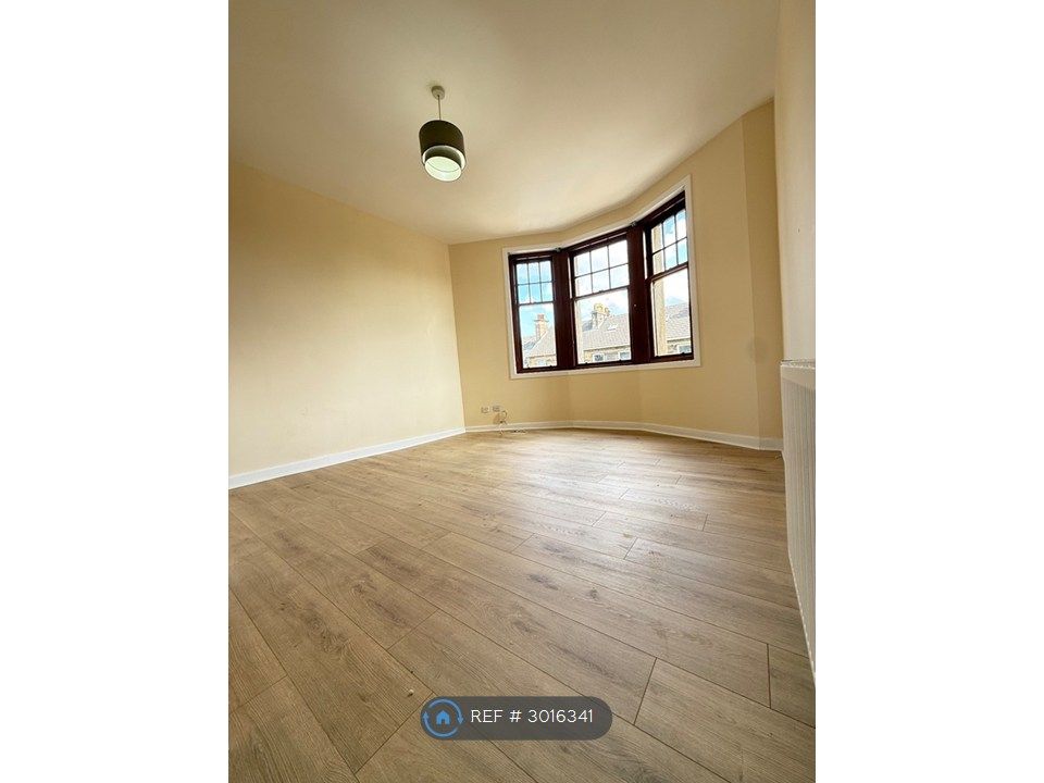 Property photo 1 of 13 Living Room