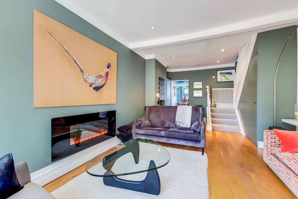 Property photo 2 of 12