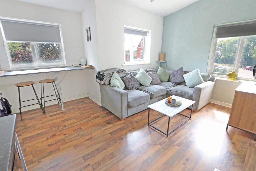 Property photo 2 of 8