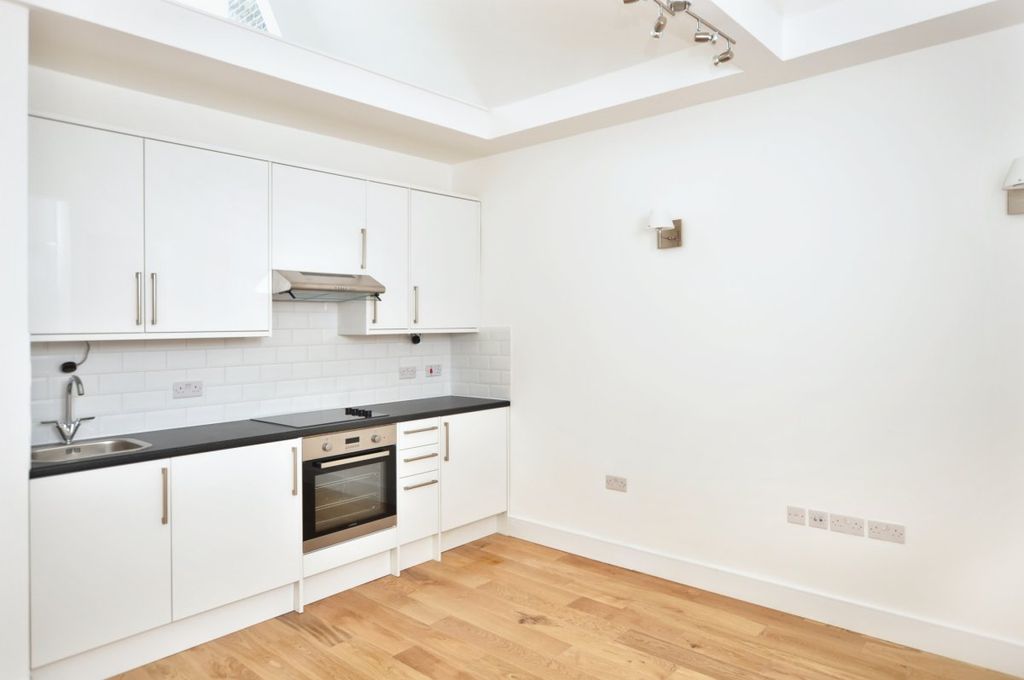 Property photo 1 of 3