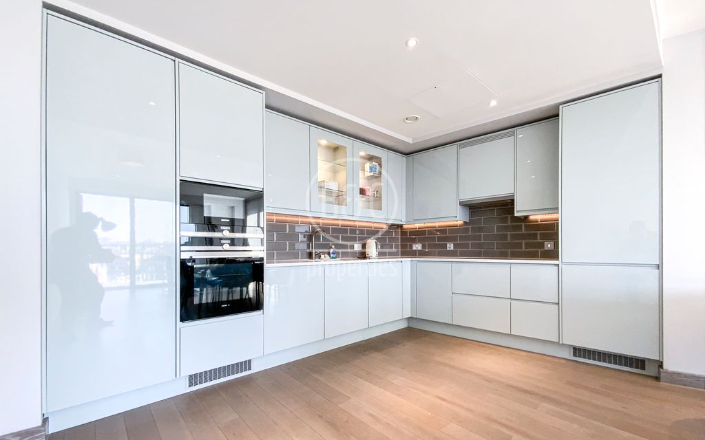 Property photo 2 of 6 Photo 04