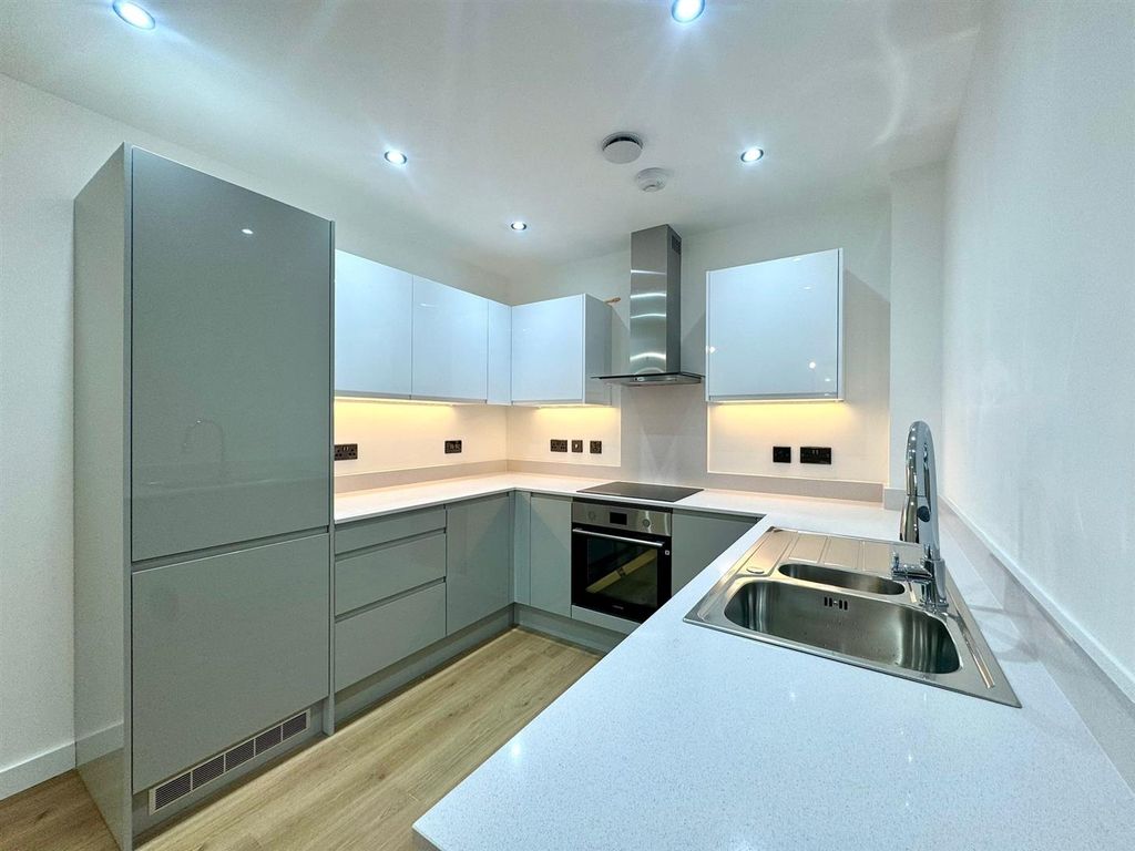 Property photo 3 of 14 Kitchen.Jpeg