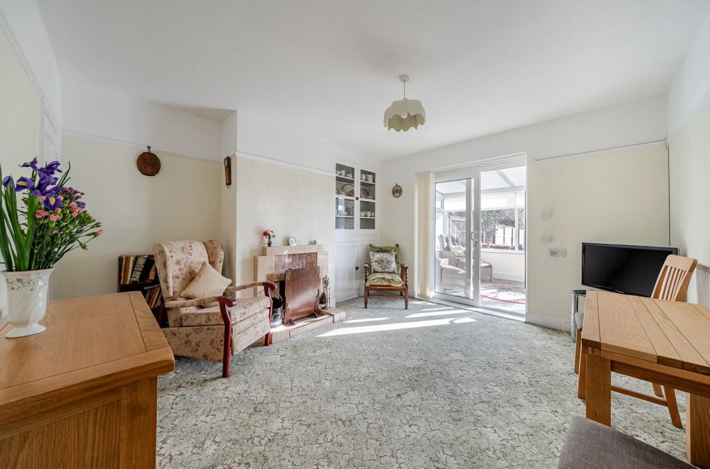 Property photo 3 of 13 1422126-19-69A960...